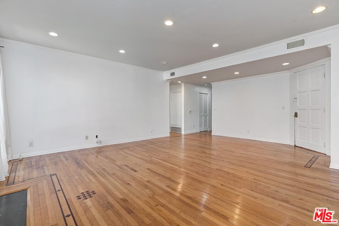 1169 NW Wellesley Ave Unit: 101