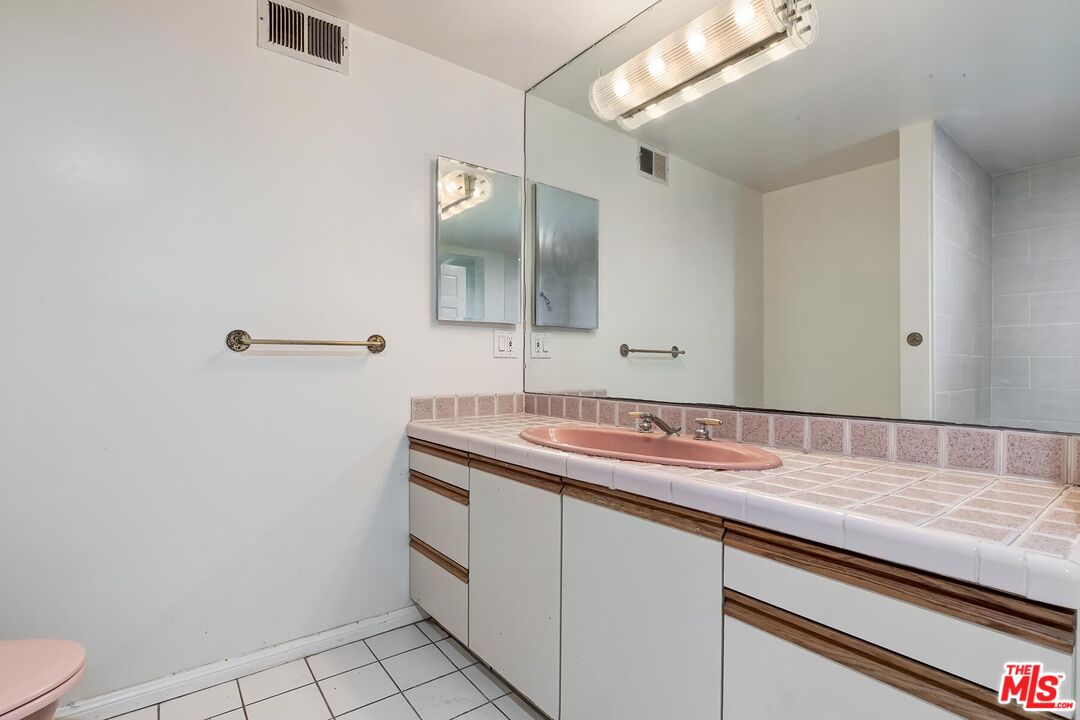 1169 NW Wellesley Ave Unit: 101