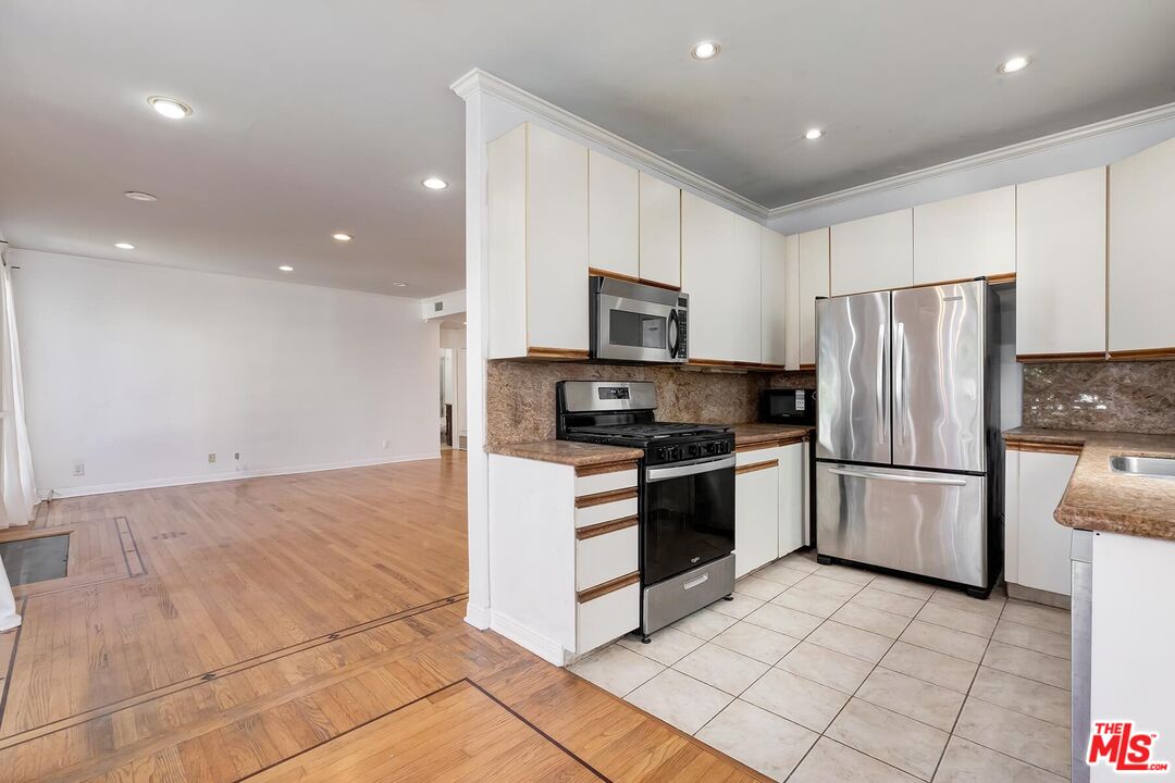 1169 NW Wellesley Ave Unit: 101