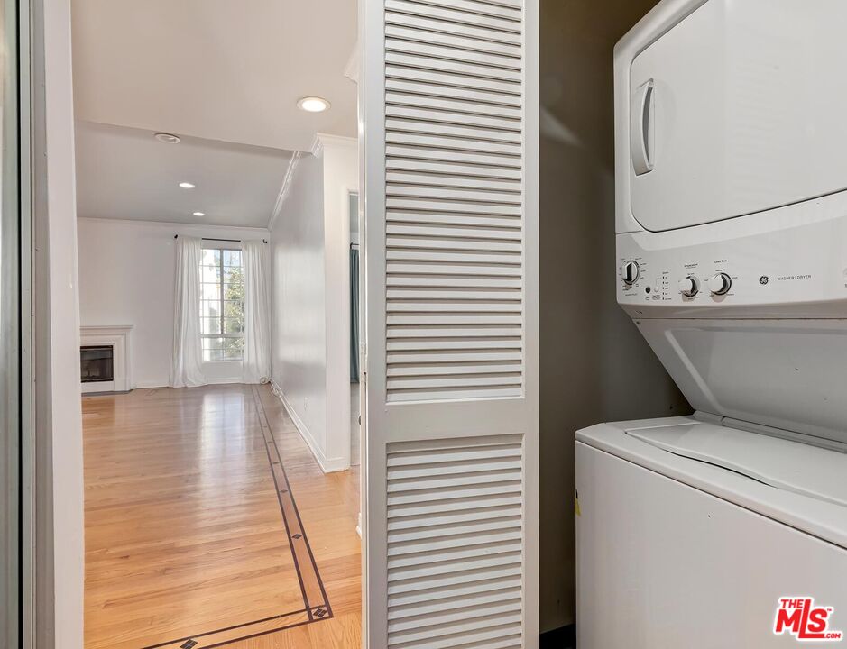 1169 NW Wellesley Ave Unit: 101