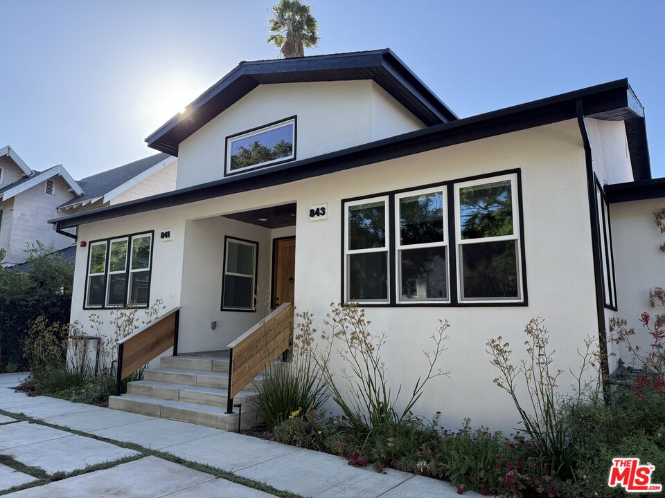 843 N La Fayette Park Pl