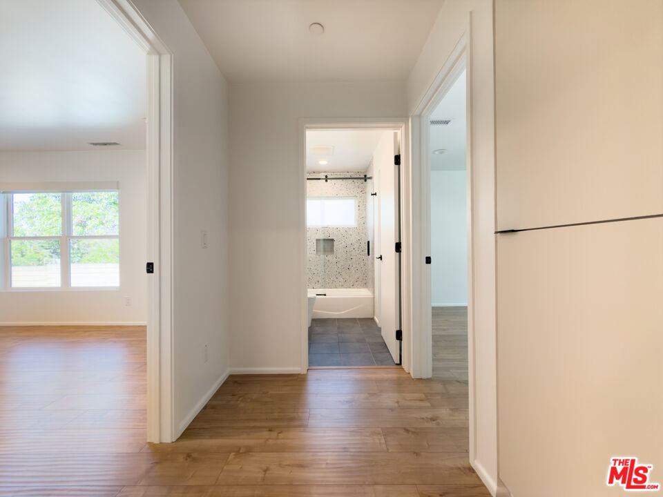 843 N La Fayette Park Pl