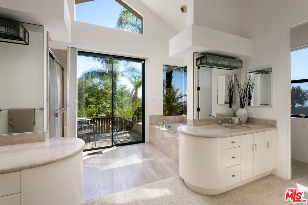 2891 Hidden Valley Ln