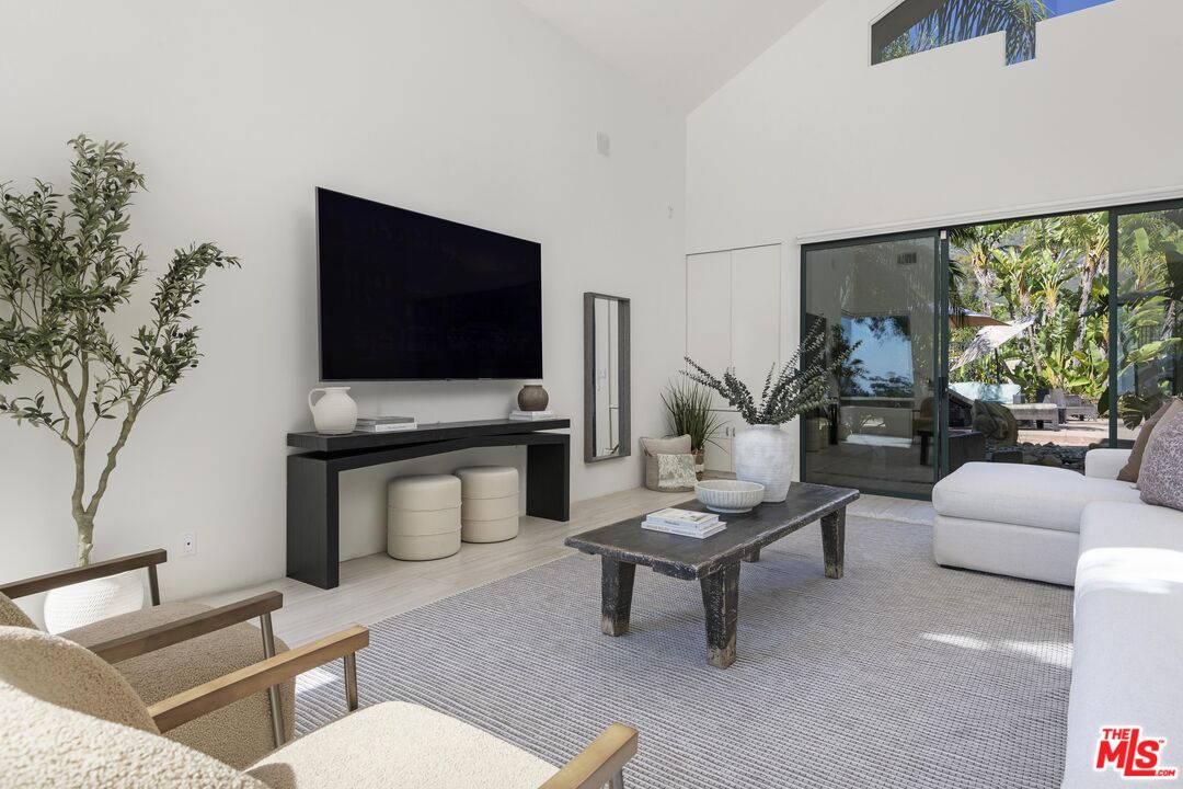 2891 Hidden Valley Ln