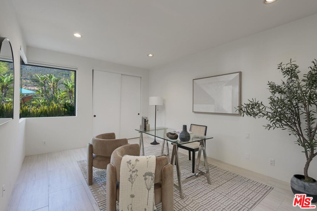 2891 Hidden Valley Ln