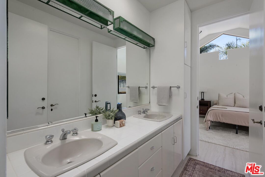 2891 Hidden Valley Ln