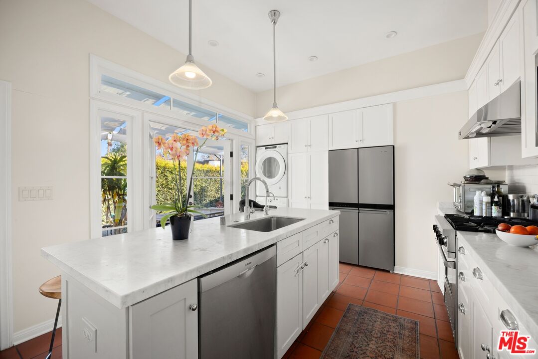 6502 Commodore Sloat Dr