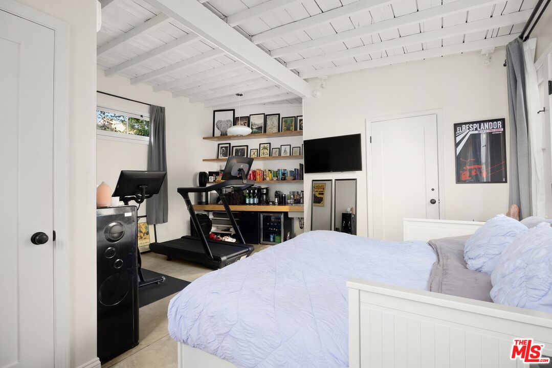 6502 Commodore Sloat Dr