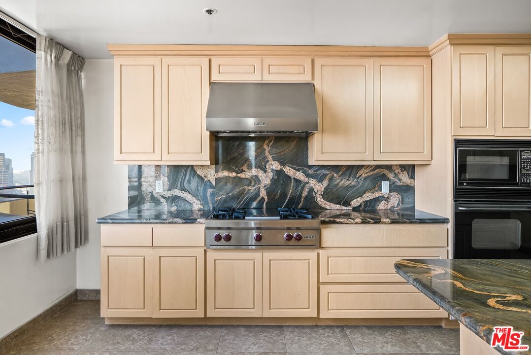 10560 Wilshire Blvd Unit: 1806