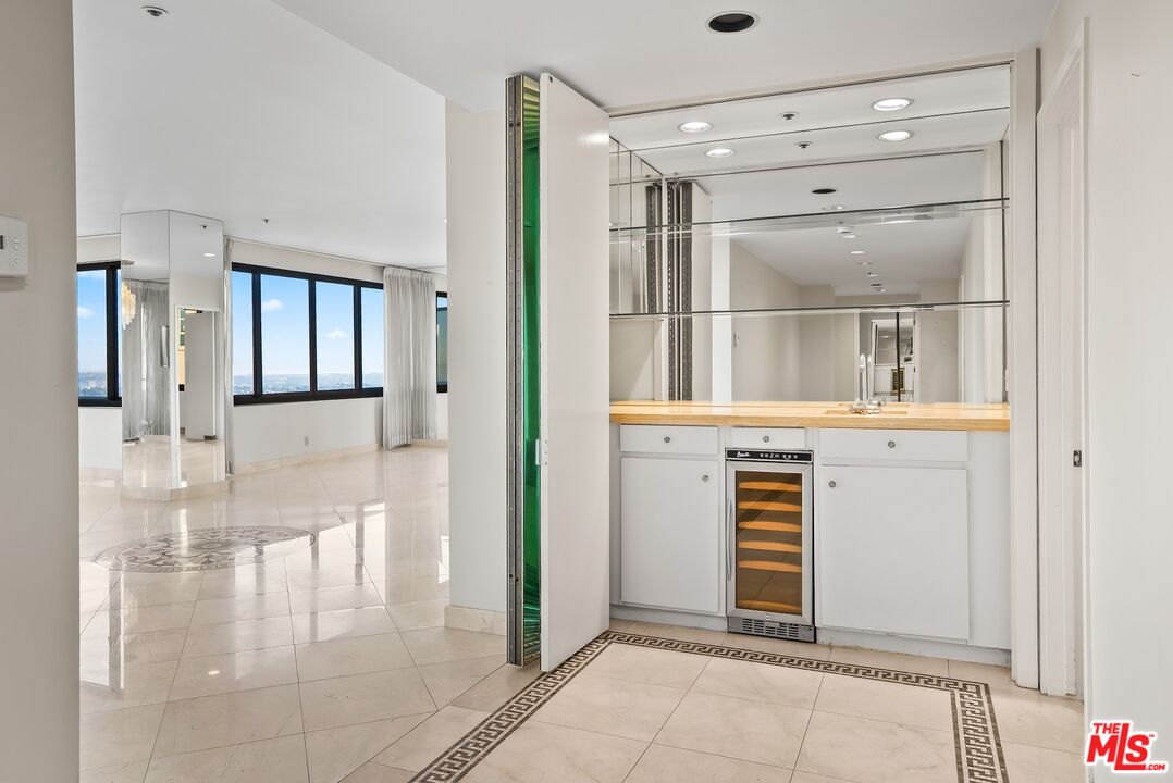 10560 Wilshire Blvd Unit: 1806