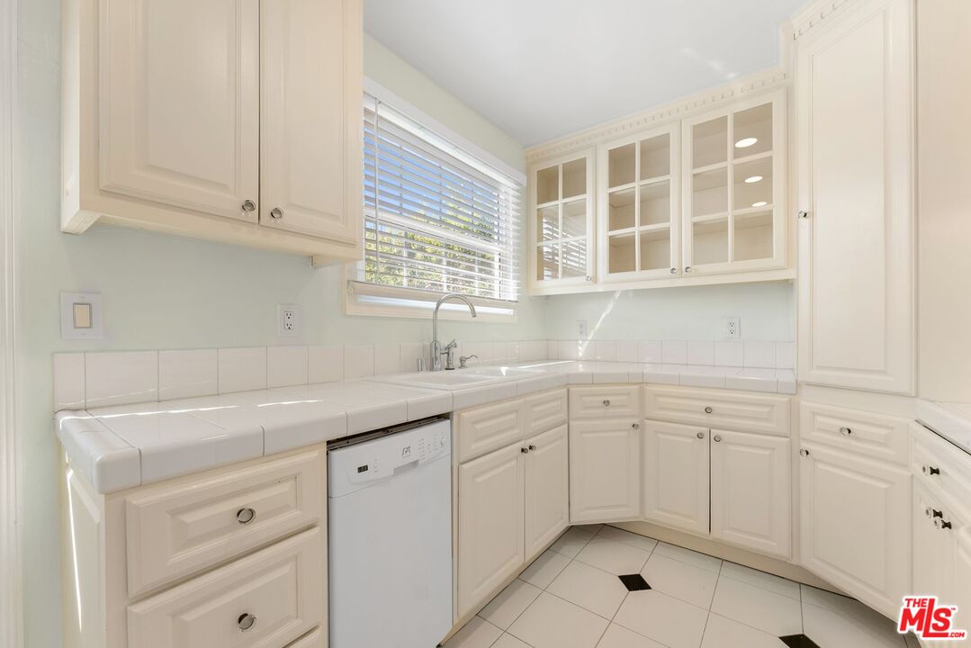 1701 Stearns Dr Unit: 3