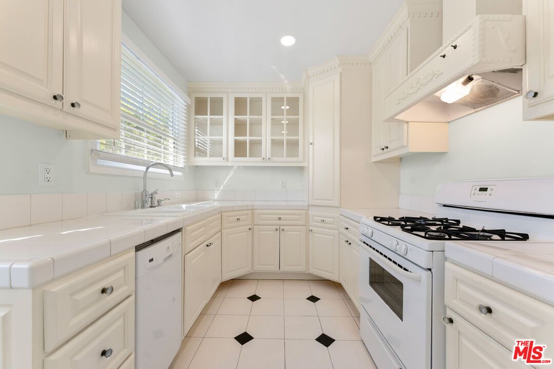 1701 Stearns Dr Unit: 3