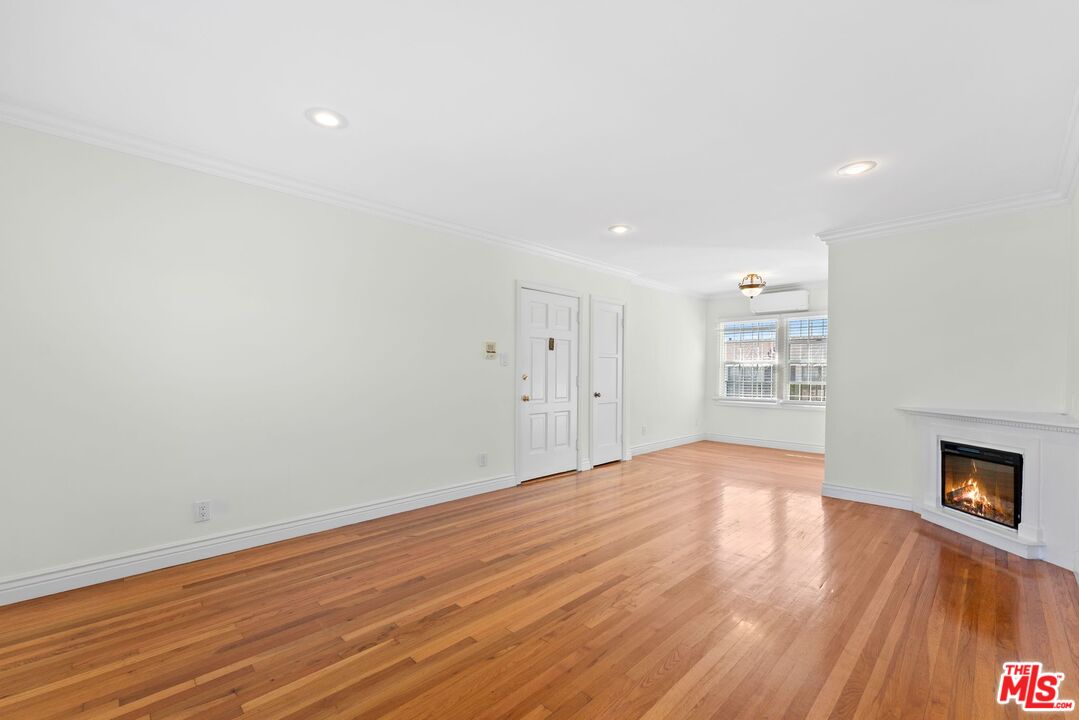 1701 Stearns Dr Unit: 3