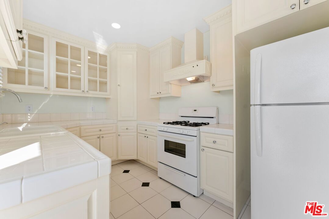 1701 Stearns Dr Unit: 3