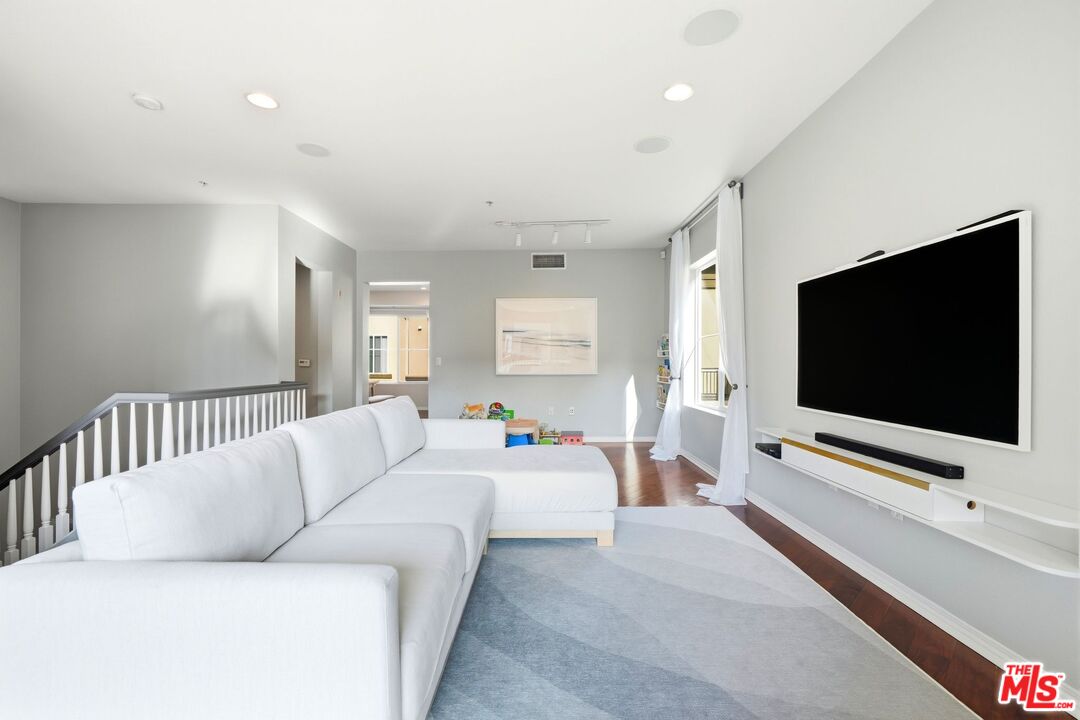 6020 Seabluff Dr Unit: 433