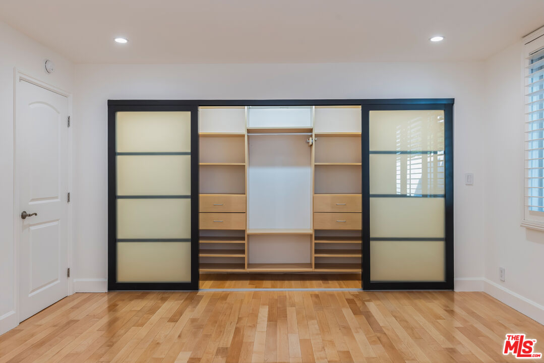 8535 W West Knoll Dr Unit: 109