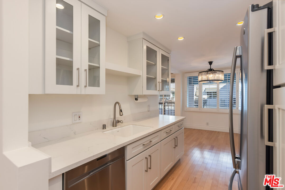 8535 W West Knoll Dr Unit: 109