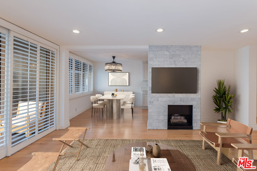 8535 W West Knoll Dr Unit: 109