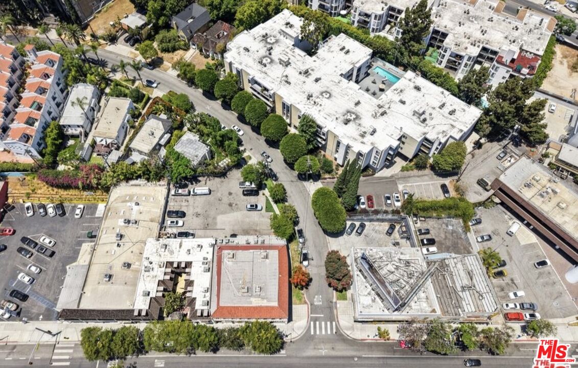 8535 W West Knoll Dr Unit: 109