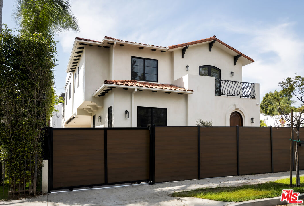 1201 N Vista St Unit: 1201-1203