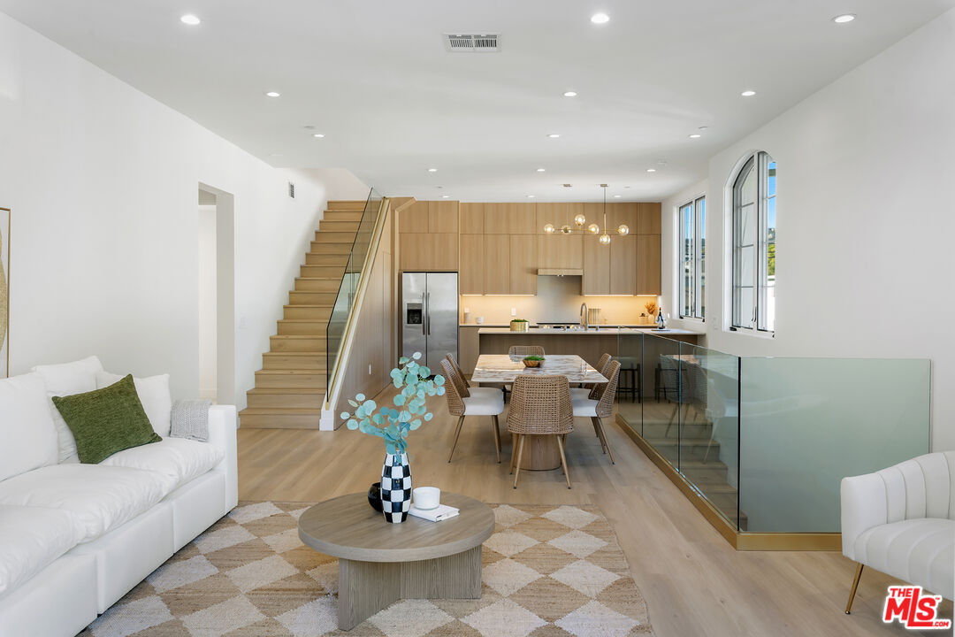 1201 N Vista St Unit: 1201-1203