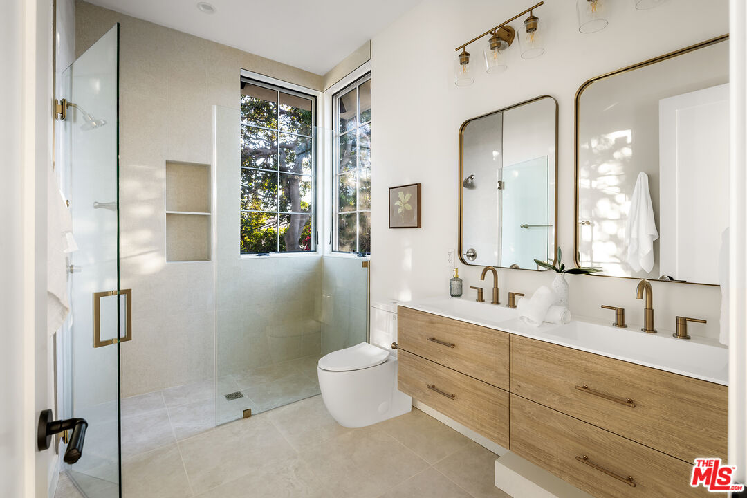 1201 N Vista St Unit: 1201-1203