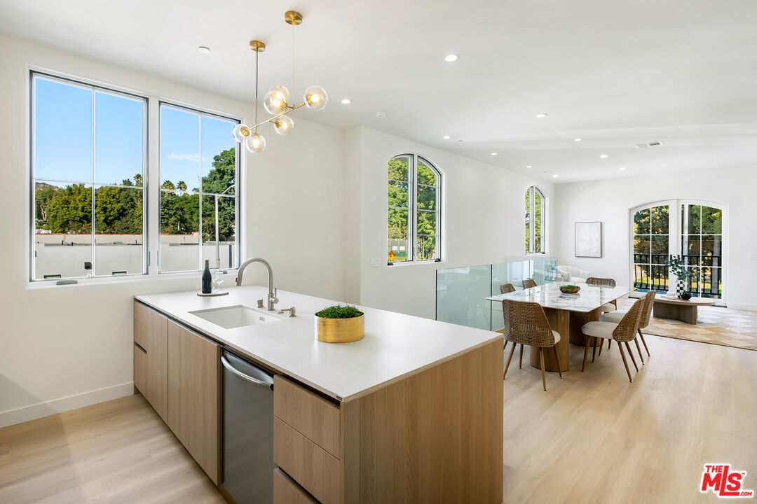 1201 N Vista St Unit: 1201-1203