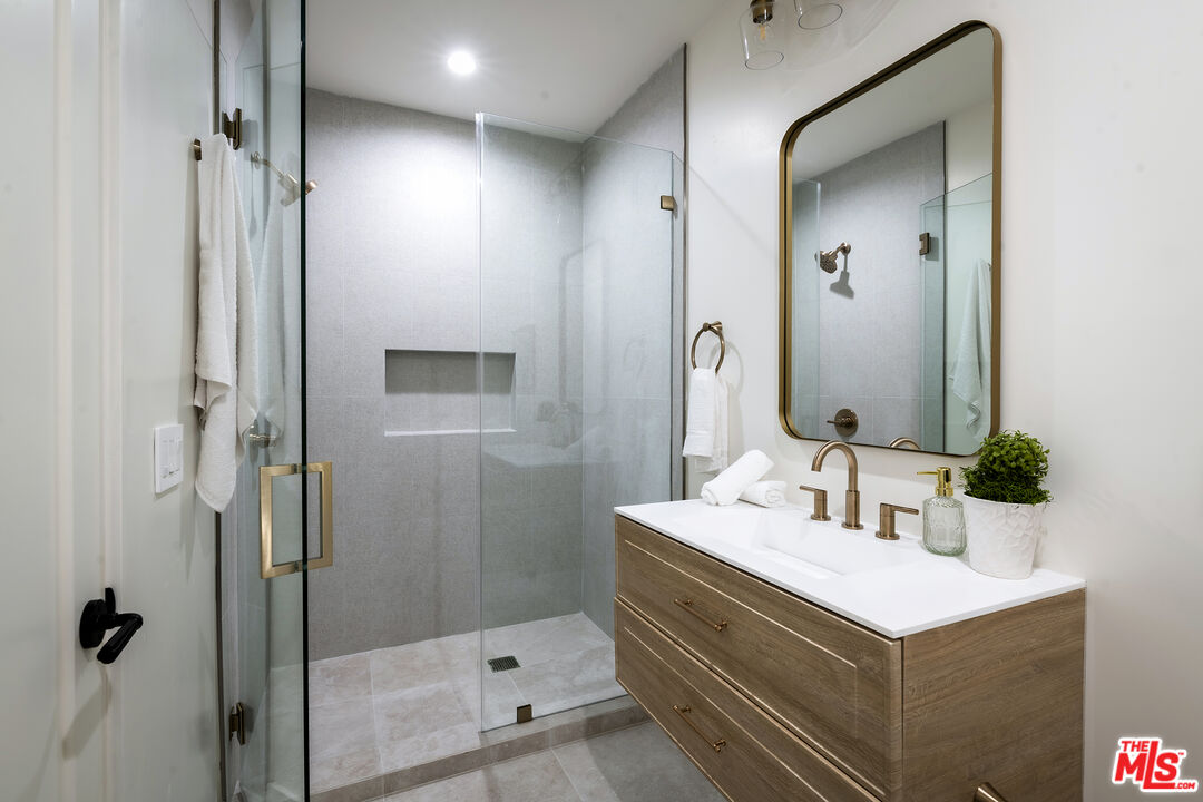 1201 N Vista St Unit: 1201-1203