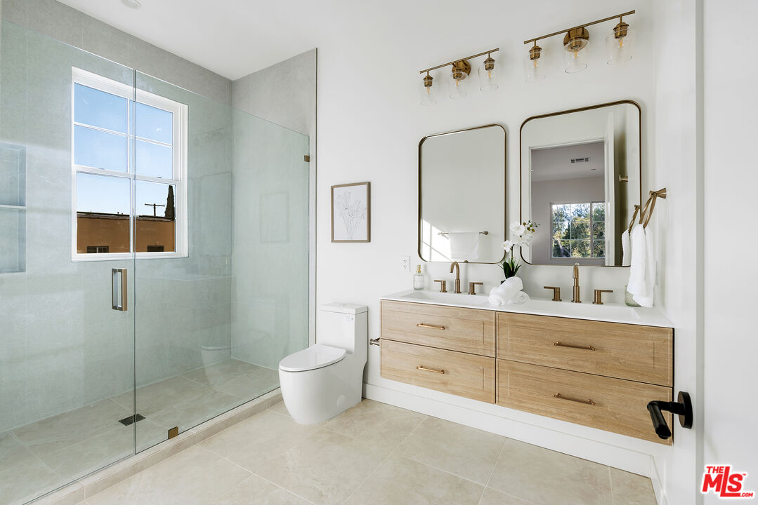 1201 N Vista St Unit: 1201-1203