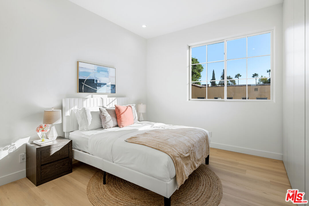 1201 N Vista St Unit: 1201-1203