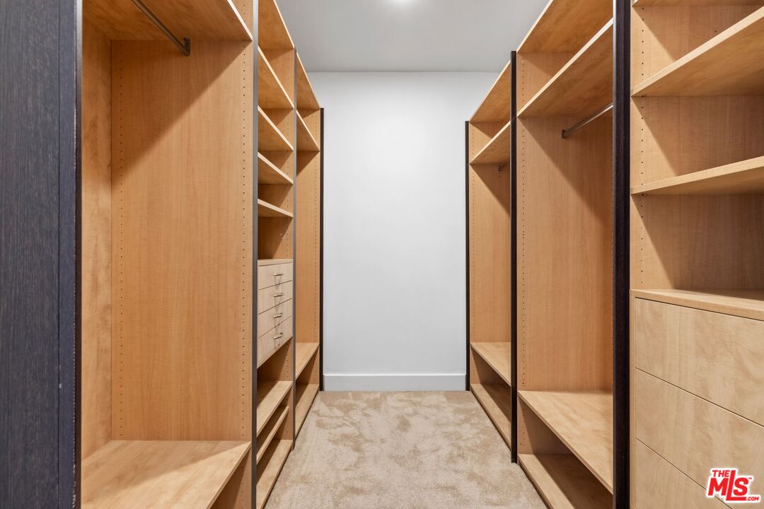 8788 Shoreham Dr Unit: 23