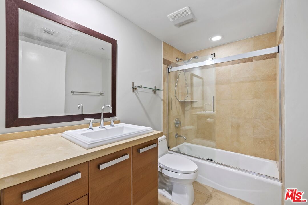 8788 Shoreham Dr Unit: 23