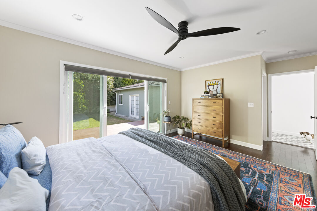 1772 S Orange Grove AVE