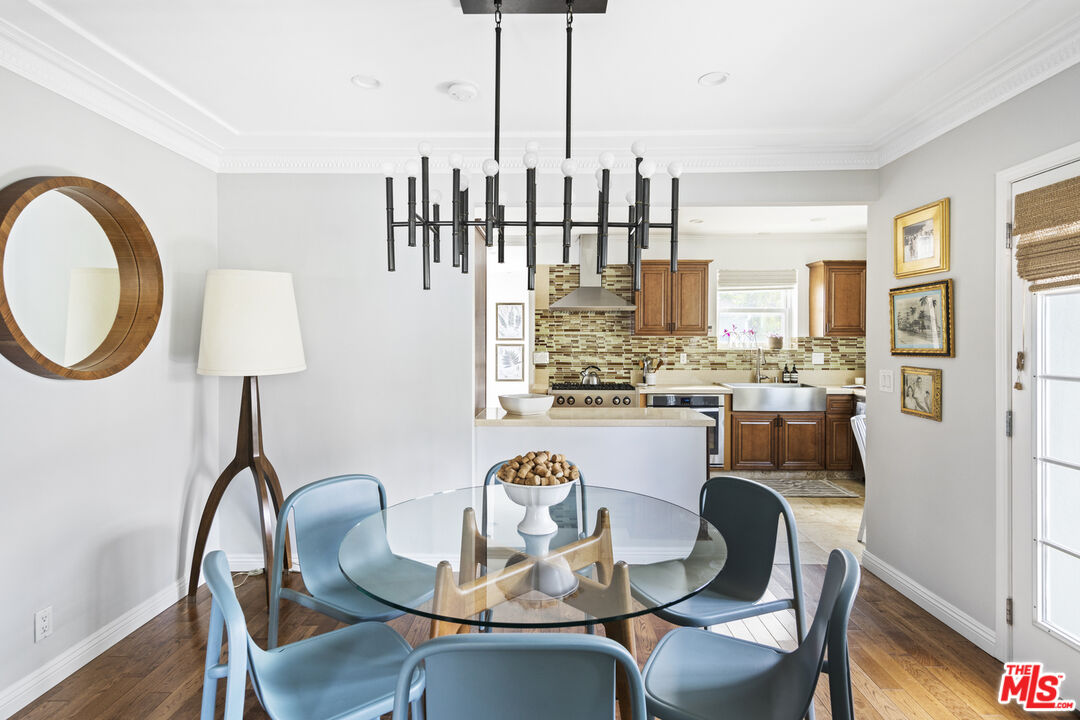 1772 S Orange Grove AVE