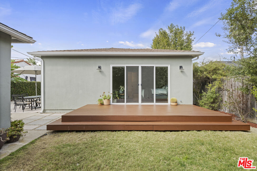 1772 S Orange Grove AVE