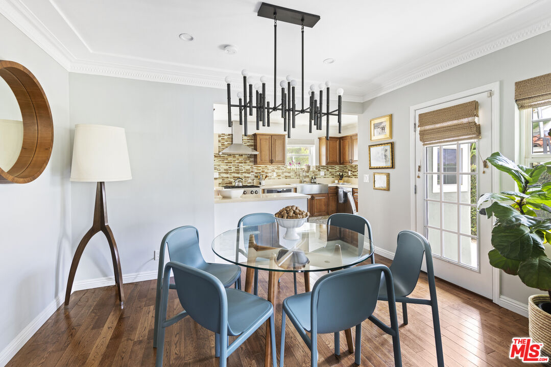 1772 S Orange Grove AVE