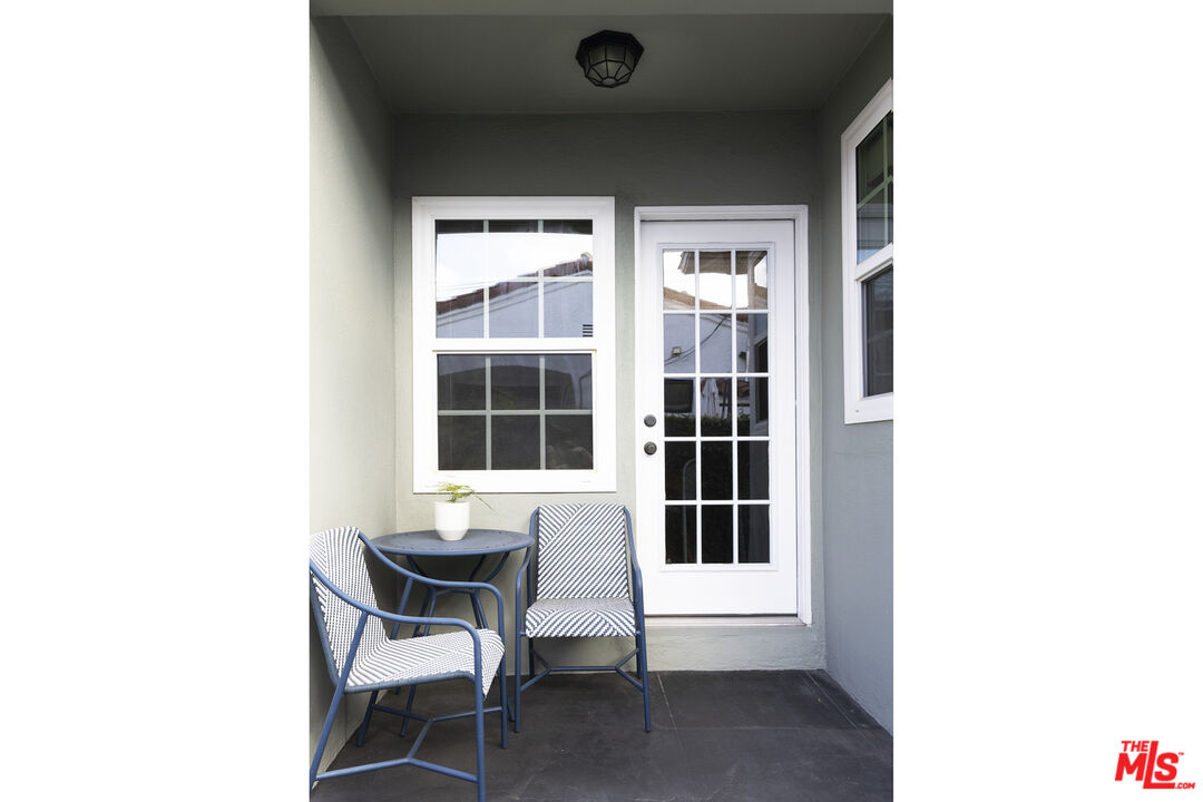 1772 S Orange Grove AVE