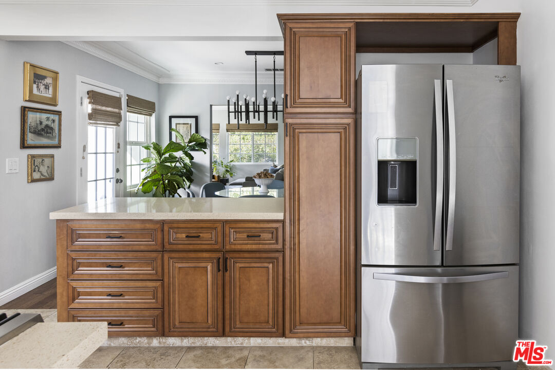 1772 S Orange Grove AVE