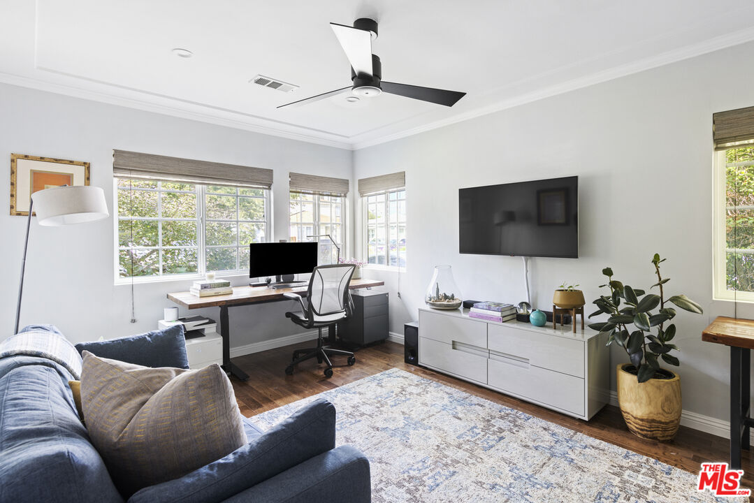 1772 S Orange Grove AVE