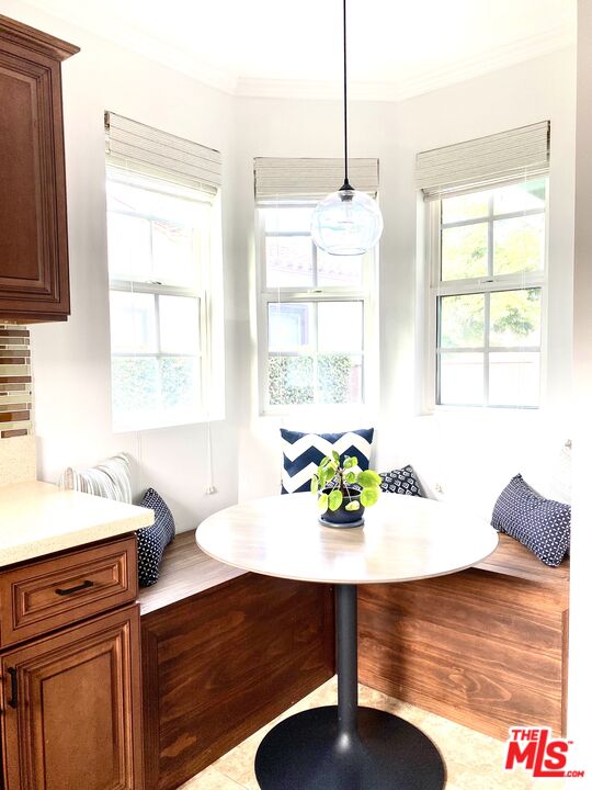 1772 S Orange Grove AVE