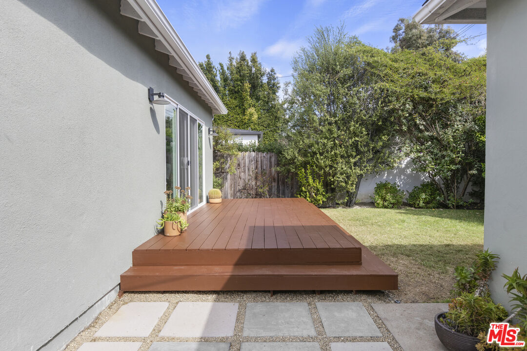 1772 S Orange Grove AVE