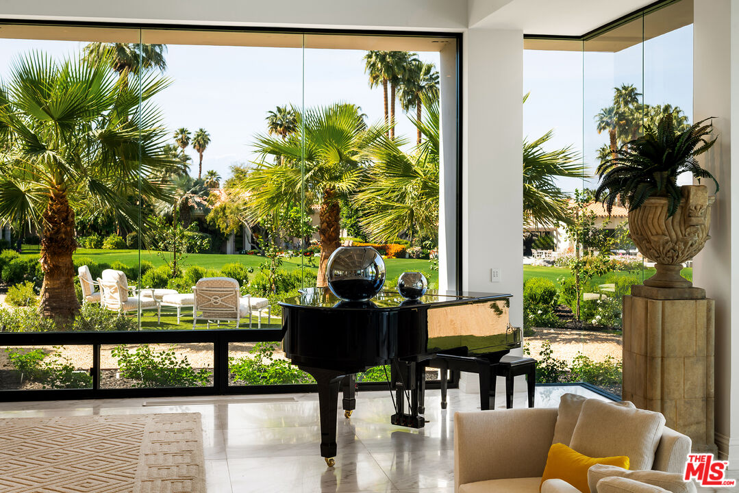 74300 Quail Lakes Dr