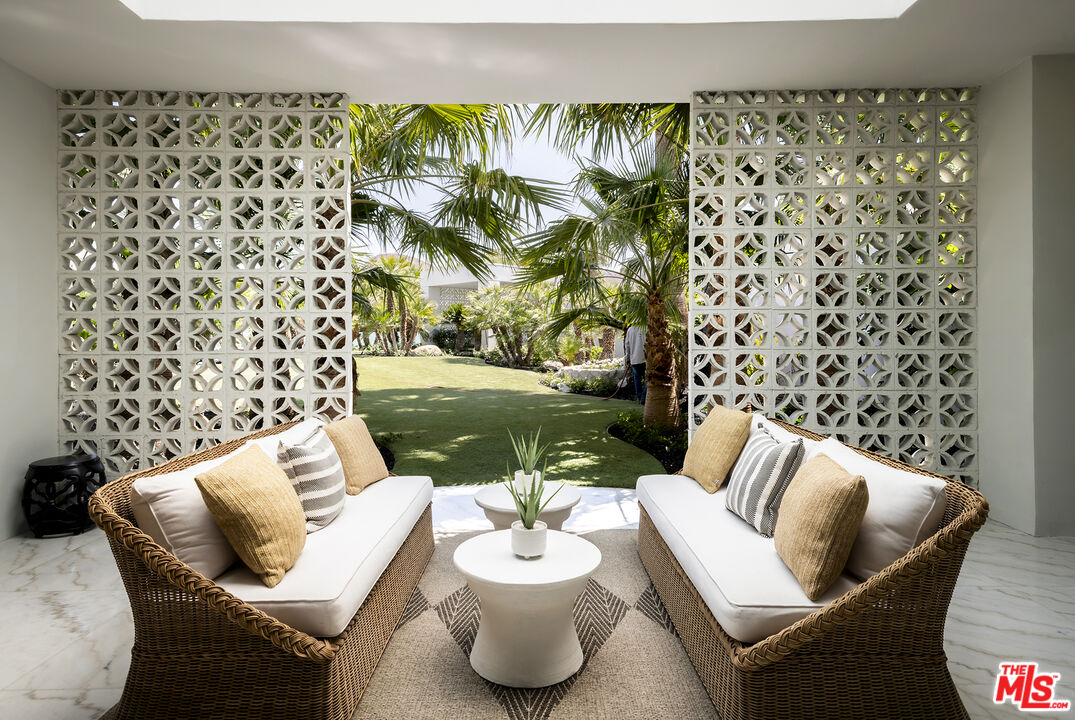 74300 Quail Lakes Dr