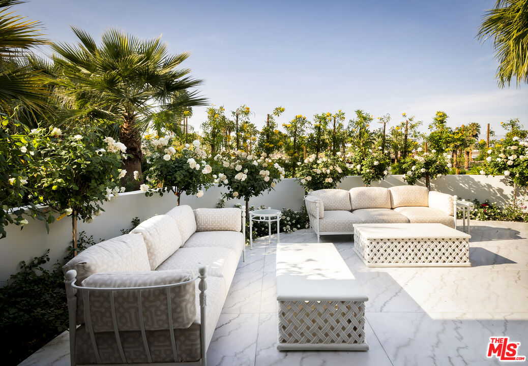 74300 Quail Lakes Dr