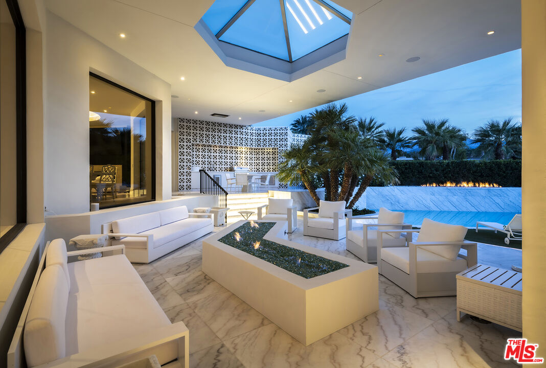 74300 Quail Lakes Dr