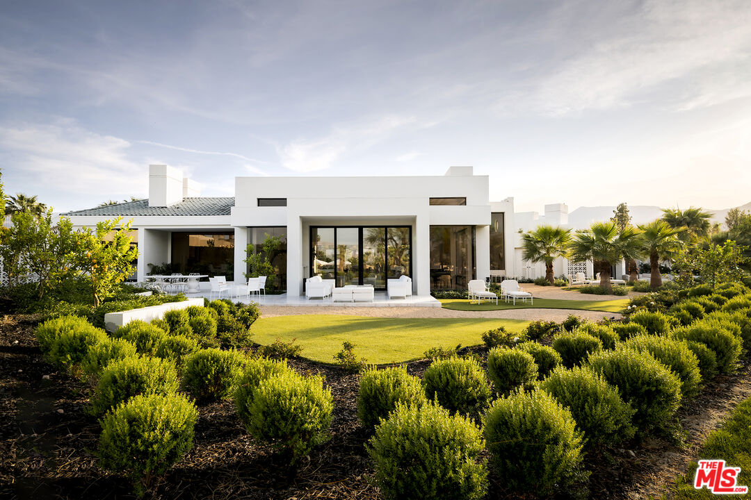 74300 Quail Lakes Dr