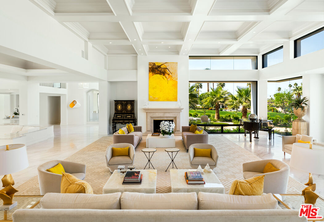 74300 Quail Lakes Dr