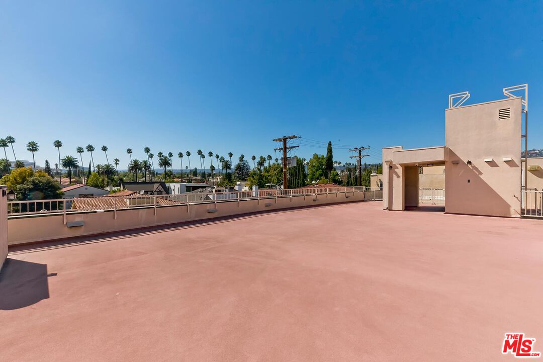 121 N Almont Dr Unit: 205