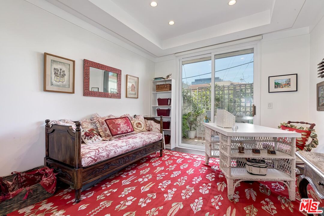 121 N Almont Dr Unit: 205