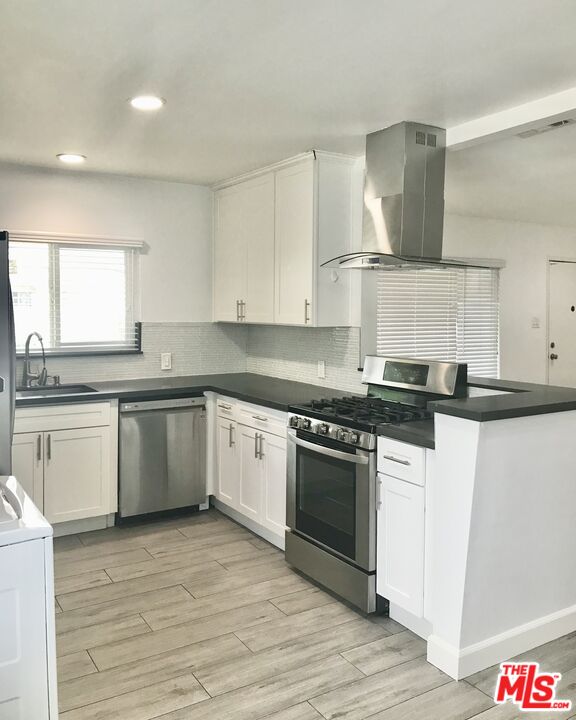 1049 Larch St Unit: 4